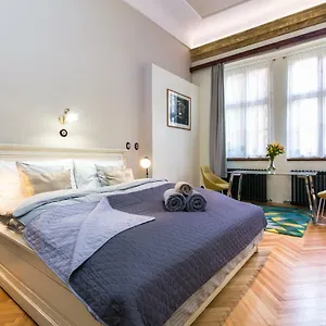 Apartment Nebovidy I - Historic Centre - Terrace - Air Conditioning Praga